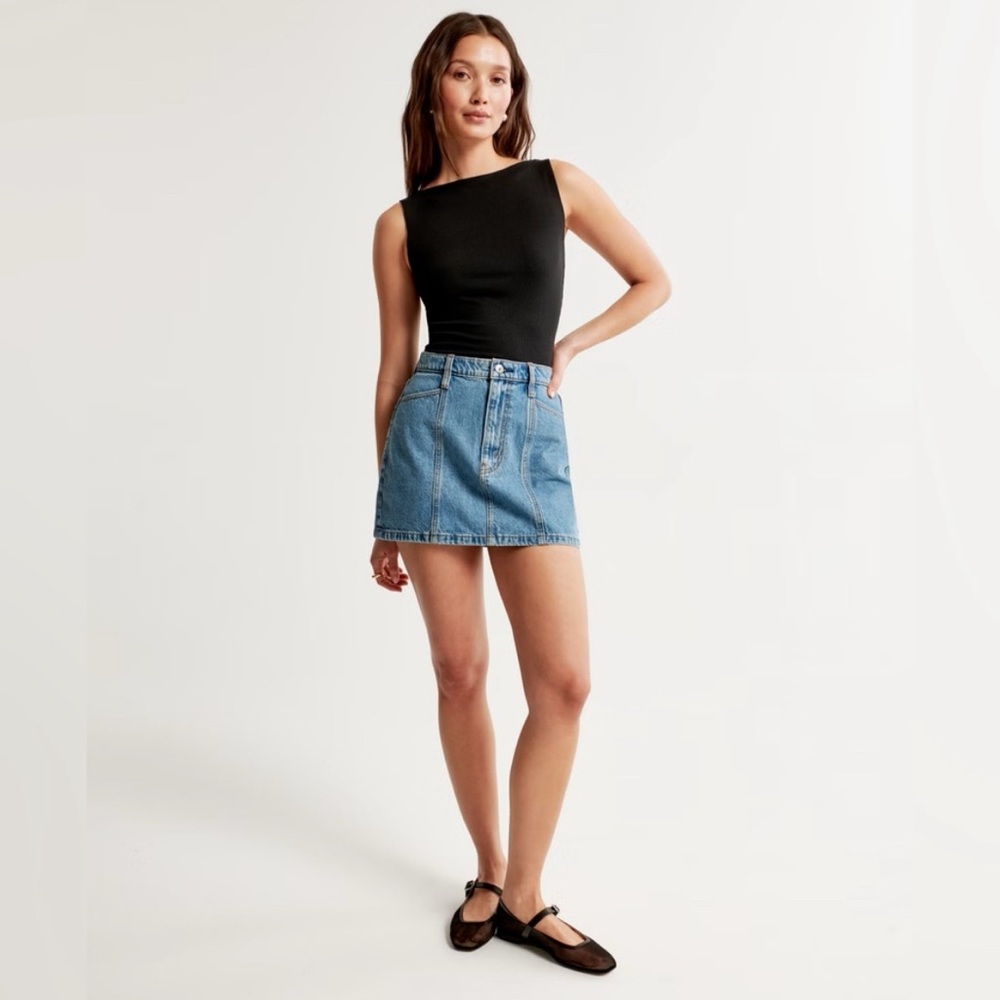 Abercrombie and Fitch Jean Mini Skirt size 28 with seams.
